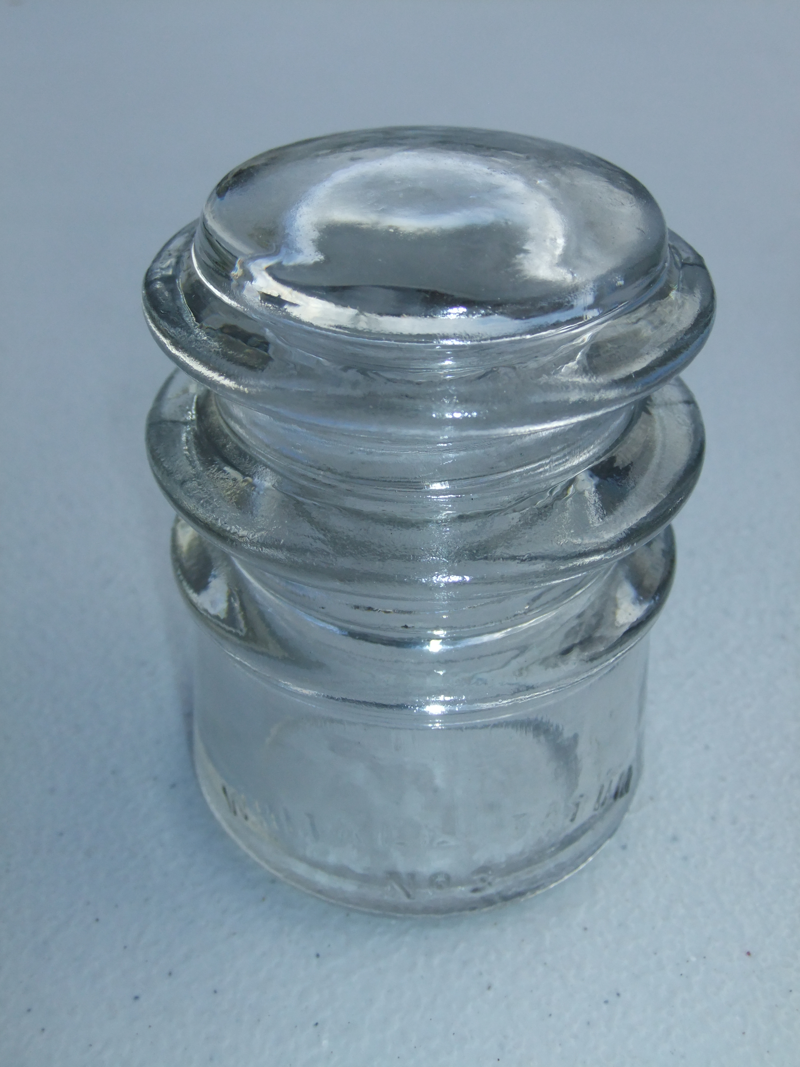 Hemingray 16 glass insulator